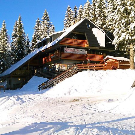 Accommodation And Restaurant Tia Церкле на Горенскем Екстериор снимка