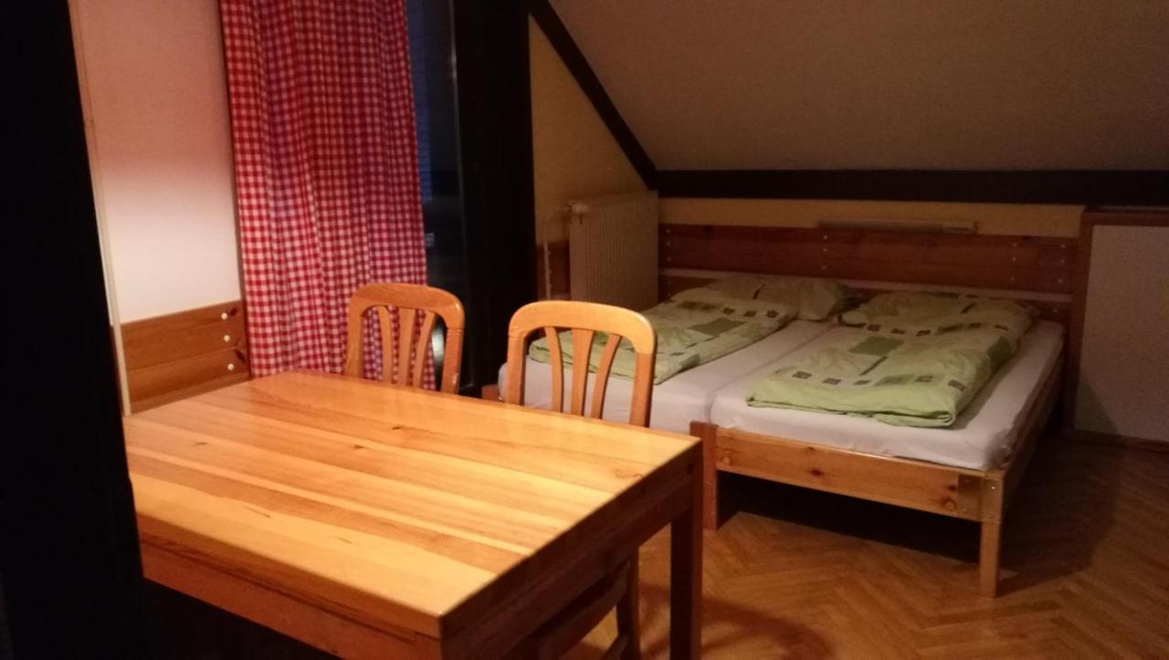 Accommodation And Restaurant Tia Церкле на Горенскем Стая снимка