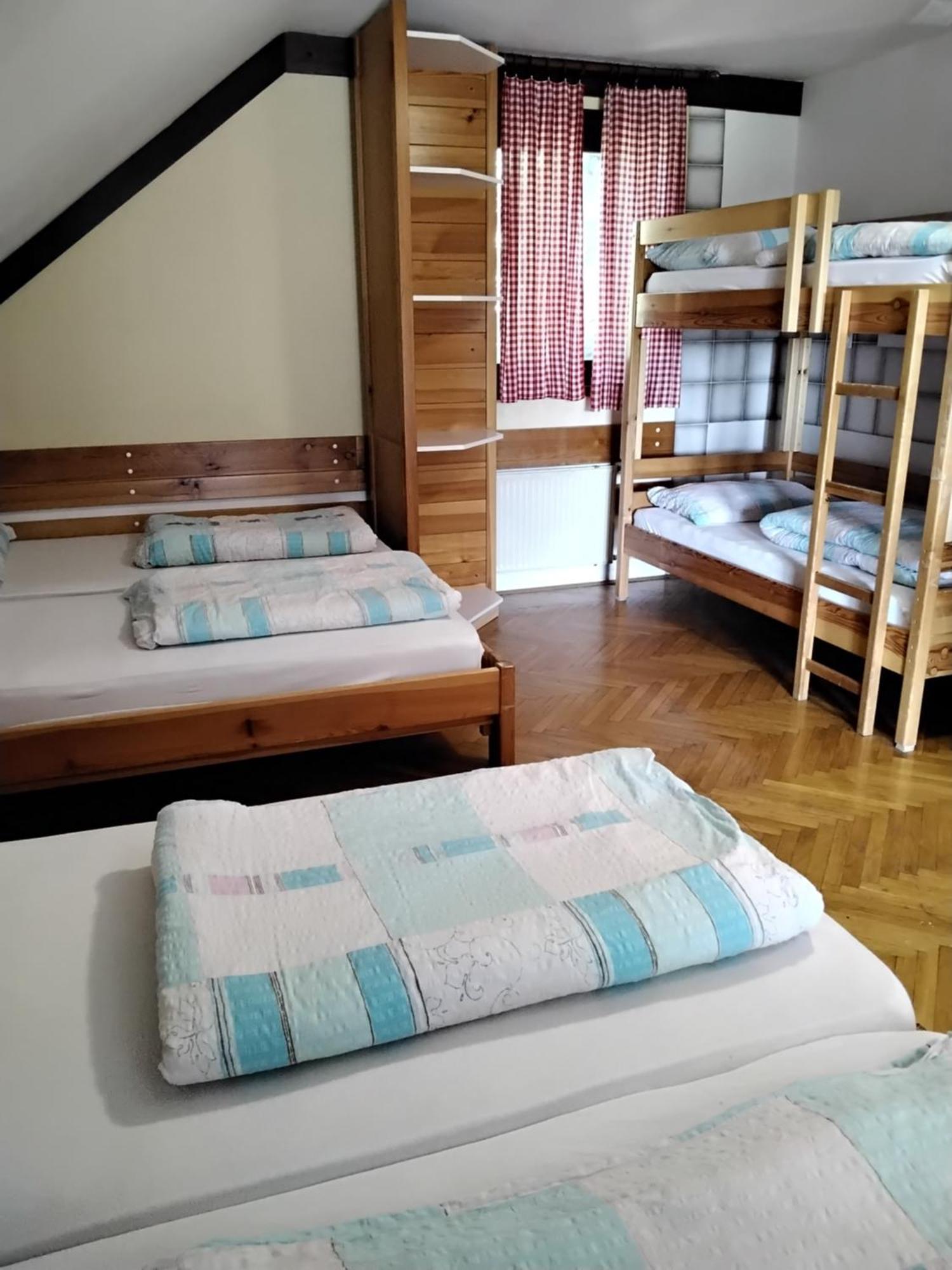 Accommodation And Restaurant Tia Церкле на Горенскем Екстериор снимка
