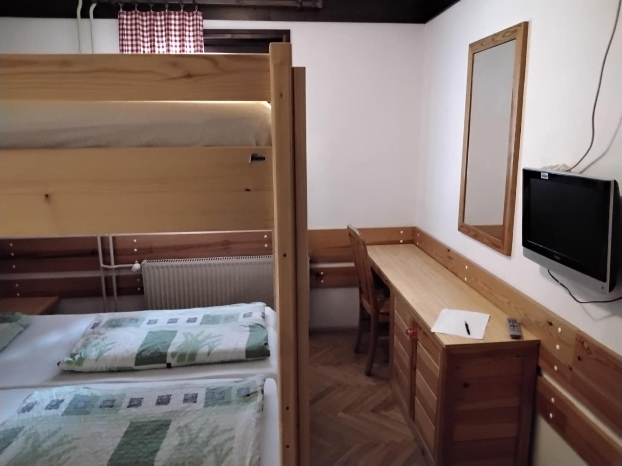 Accommodation And Restaurant Tia Церкле на Горенскем Екстериор снимка