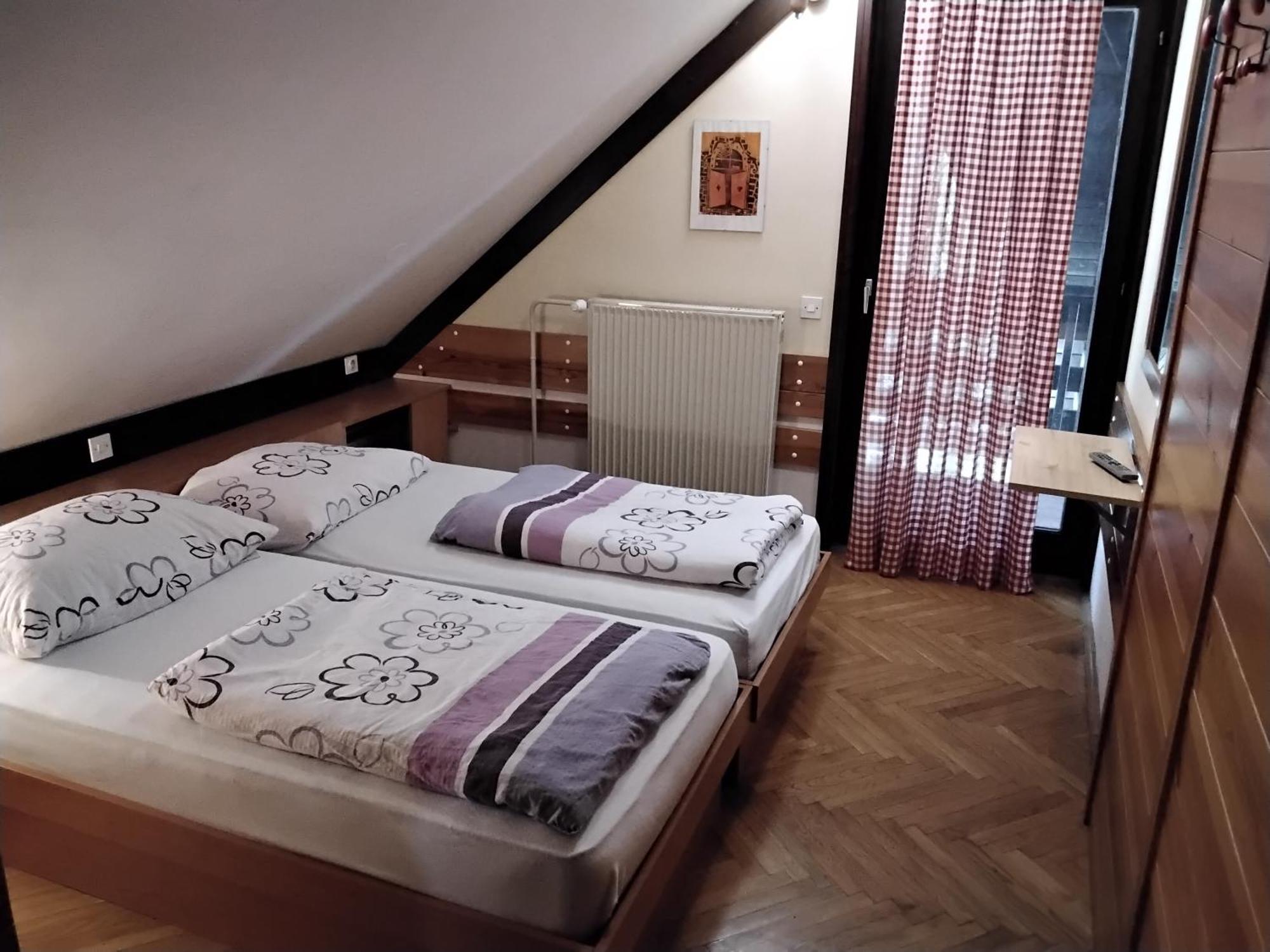Accommodation And Restaurant Tia Церкле на Горенскем Екстериор снимка